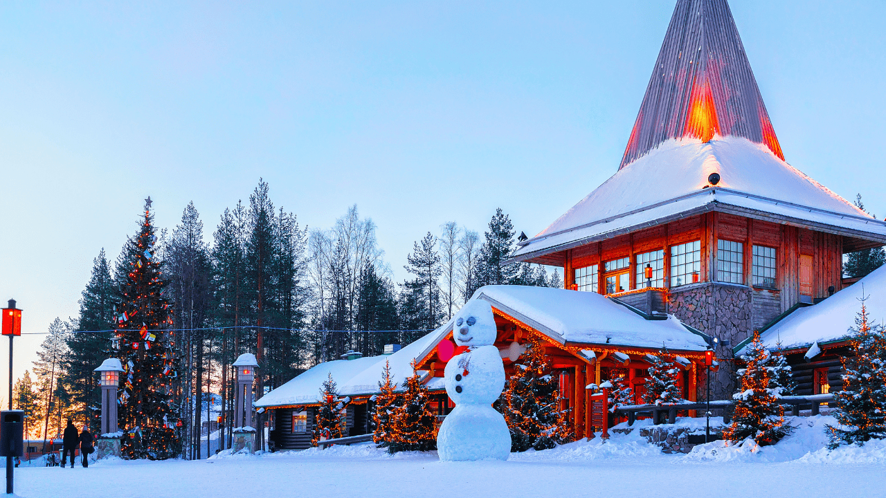 viaggio in Lapponia - villaggio di Santa Claus a Rovaniemi nel viaggio organizzato di gruppo con guida locale da Alla Ricerca del Viaggio Tour Operator