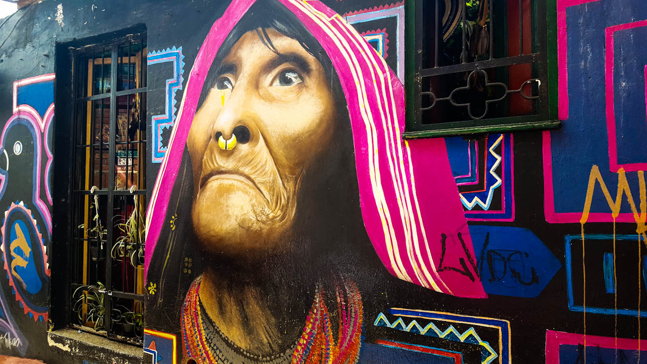 Tour Colombia - murales Bogota