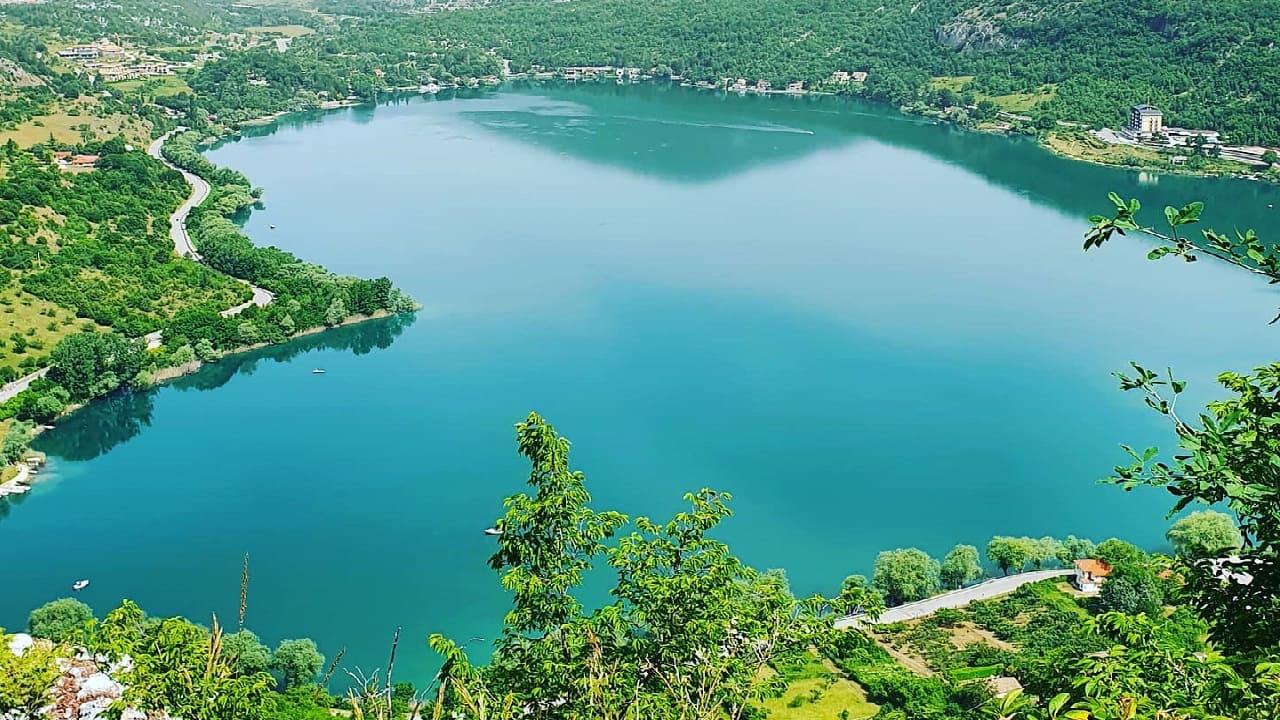 tour Abruzzo - lago di Scanno