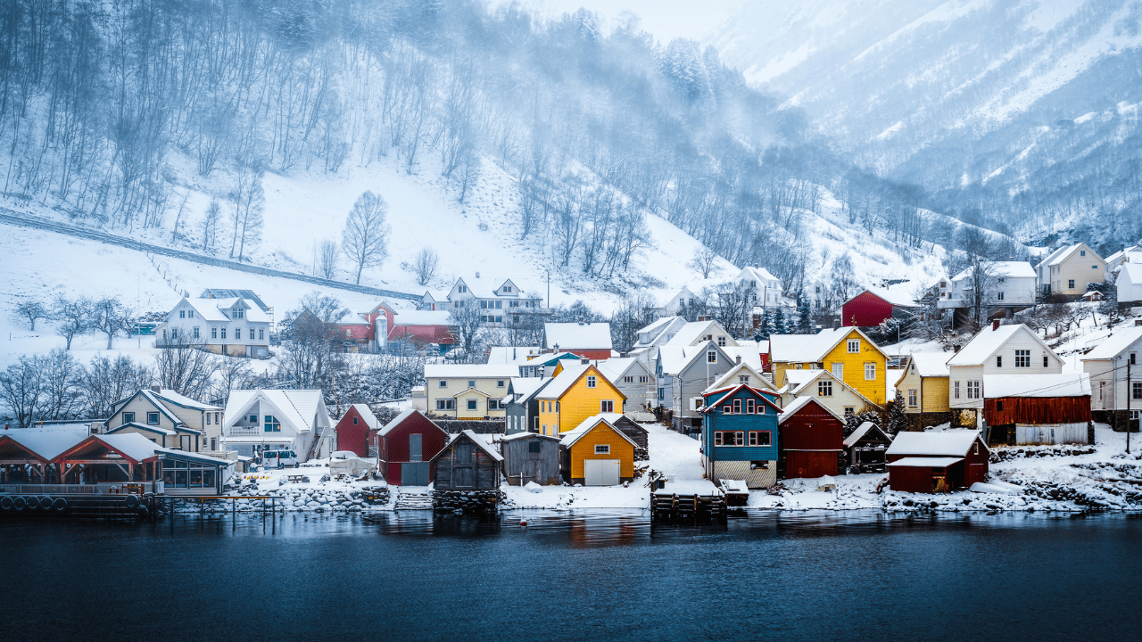 Norvegia e fiordi - fiordo norvegese in inverno nel viaggio organizzato di gruppo con guida locale da Alla Ricerca del Viaggio Tour Operator